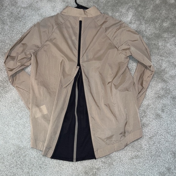 Limited edition NWT women’s Nike brown windbreaker jacket - Picture 3 of 4